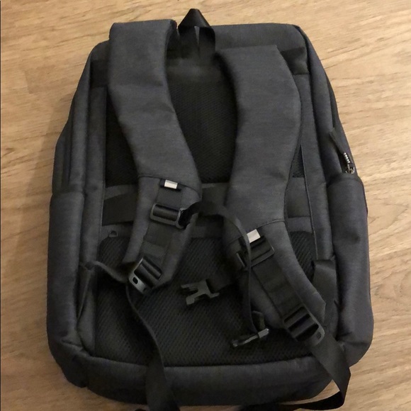 Sleek dark grey backpack - Picture 2 of 4